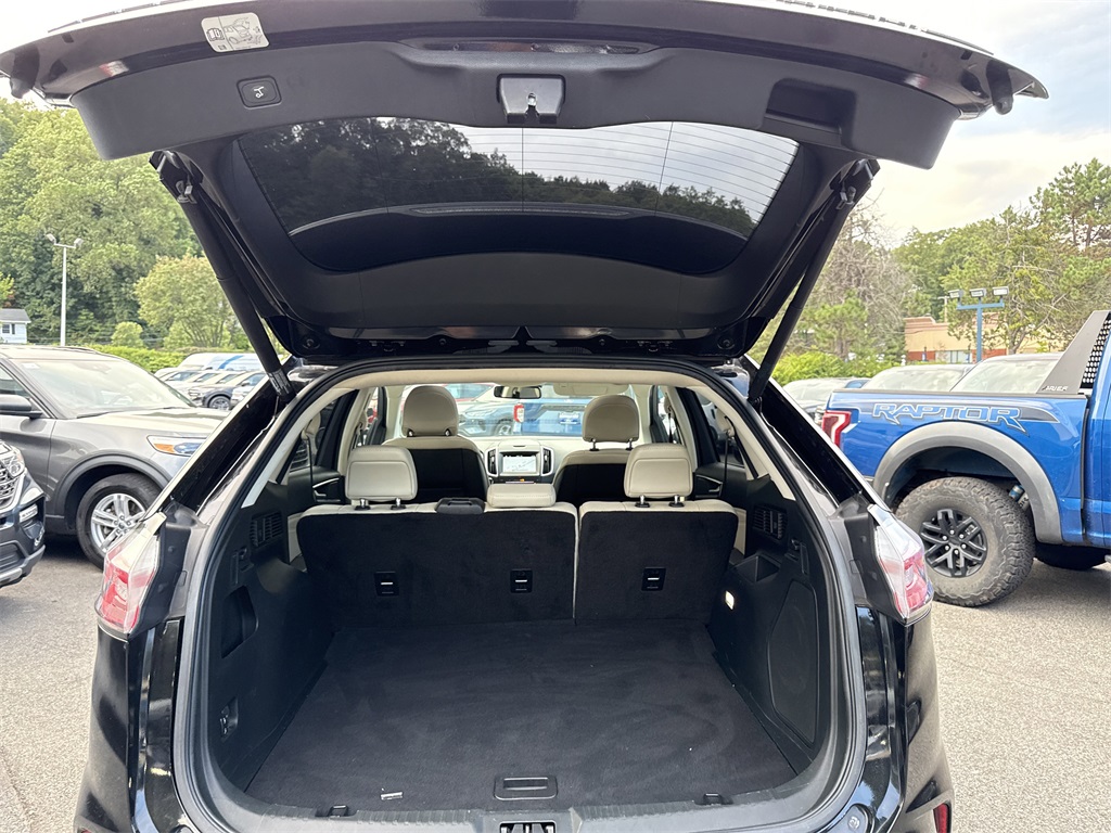 2019 Ford Edge Titanium photo 34