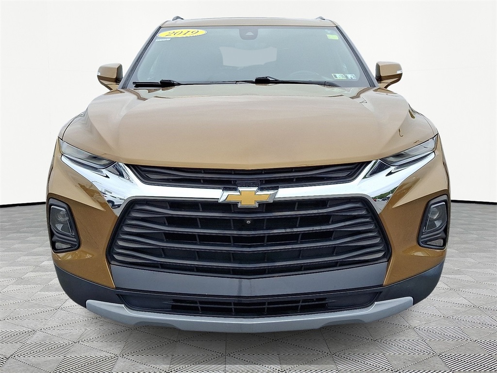 2019 Chevrolet Blazer Base photo 2