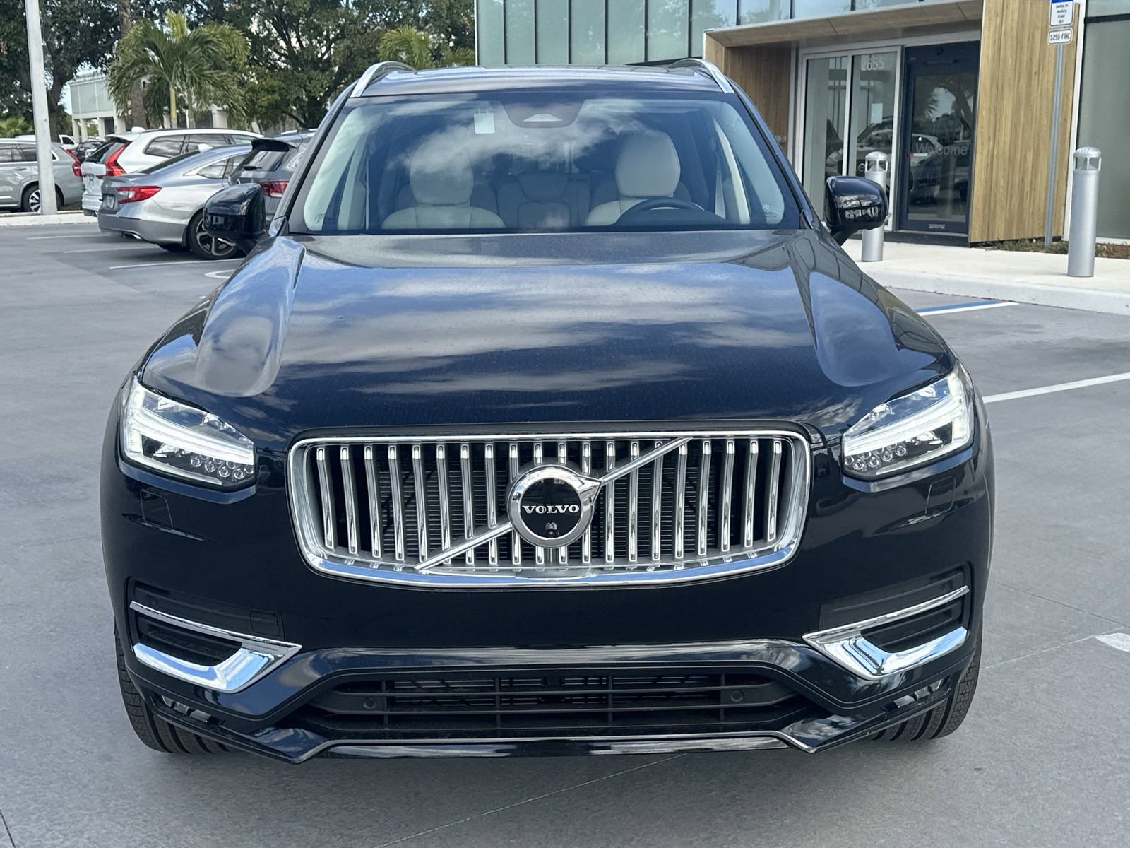 2025 Volvo XC90 Plus photo 5