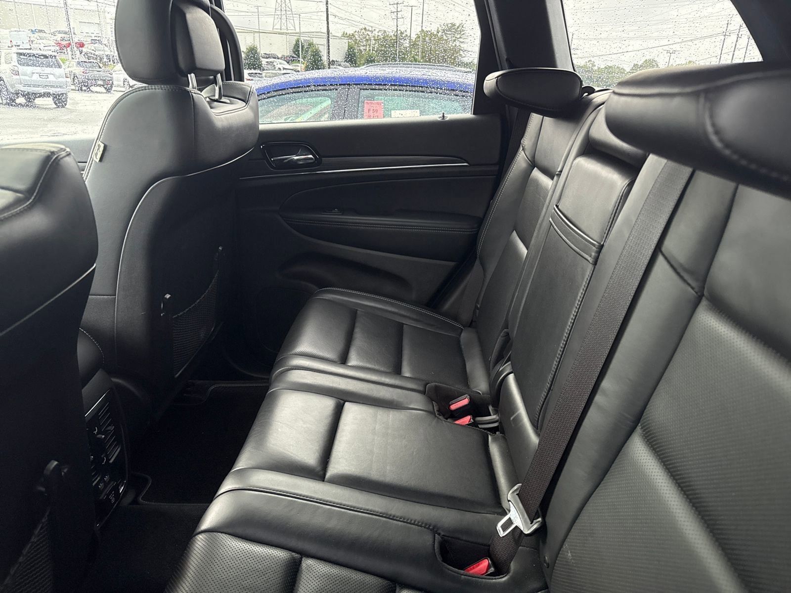 2021 Jeep Grand Cherokee Anniversary Edition photo 9