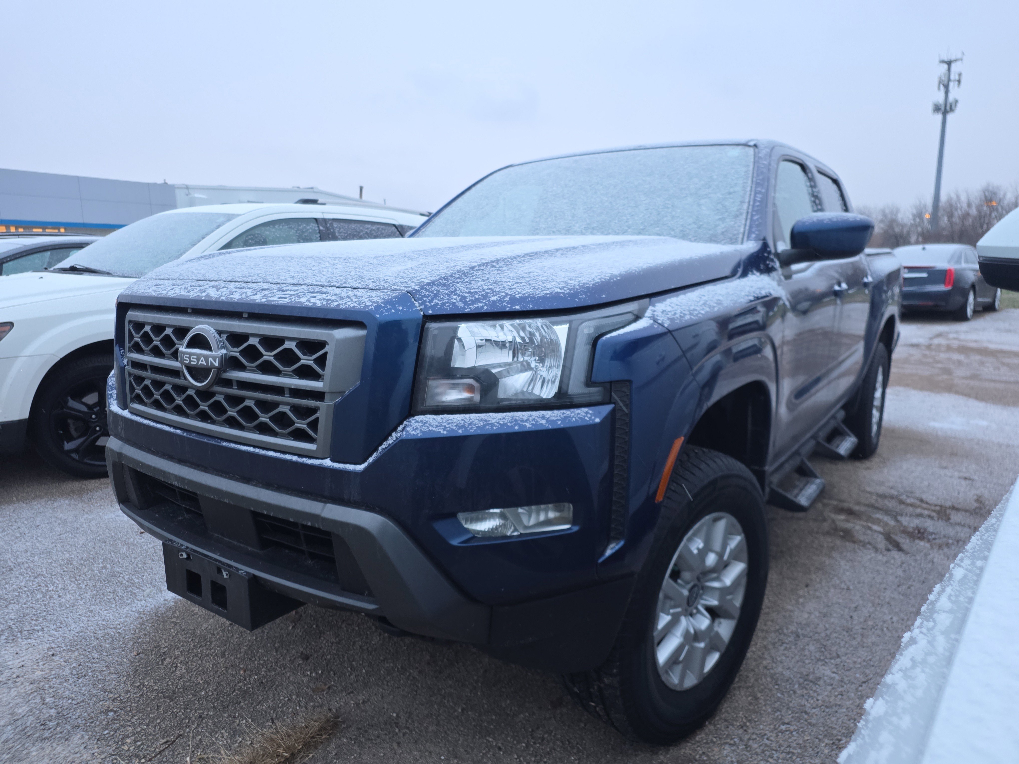 2022 Nissan Frontier SV's photo