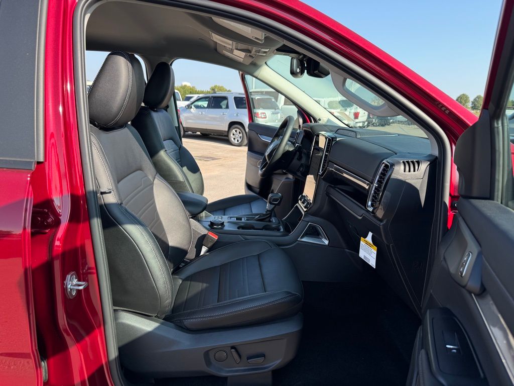 2025 Ford Ranger Lariat photo 16