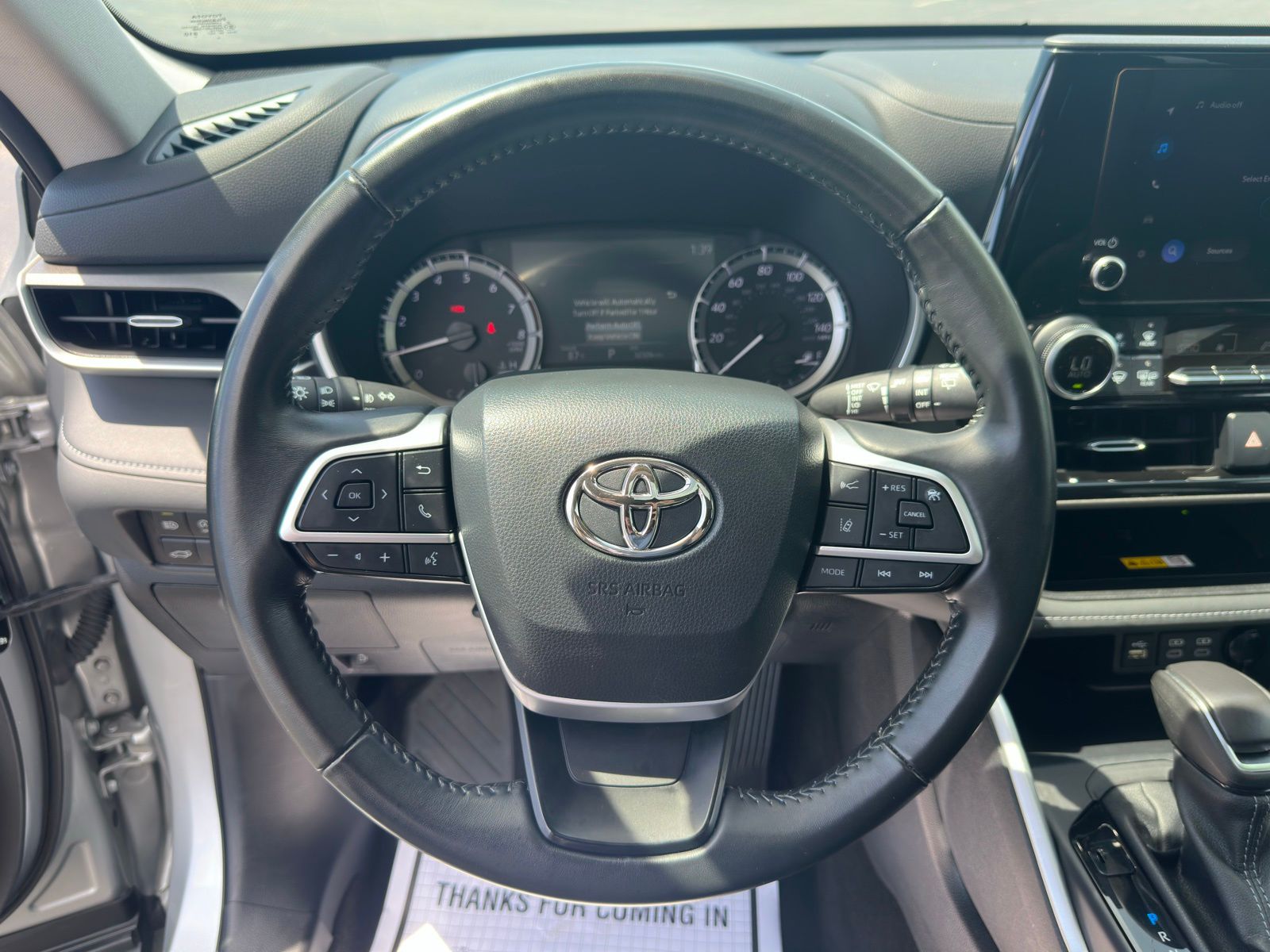 2024 Toyota Highlander XLE photo 16
