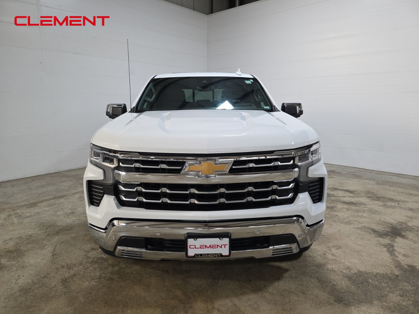 2024 Chevrolet Silverado 1500 LTZ photo 2