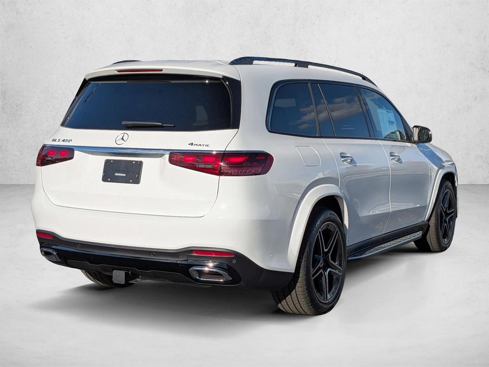 2026 Mercedes Benz GLS 450 4MATIC photo 2