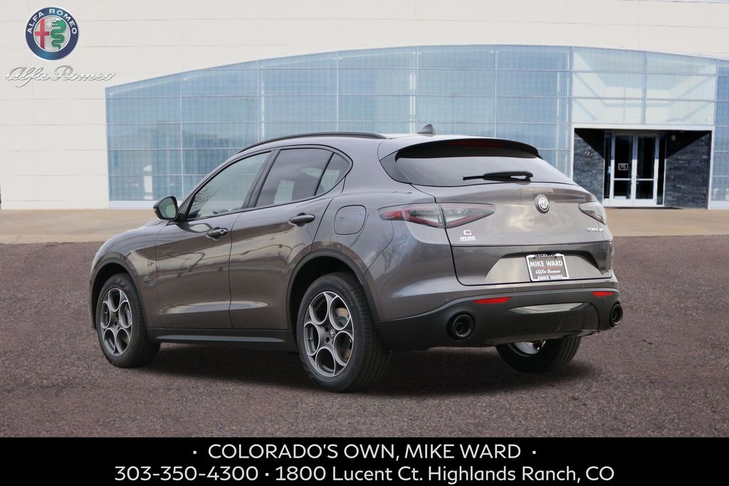 2025 Alfa Romeo Stelvio Sprint Base photo 2
