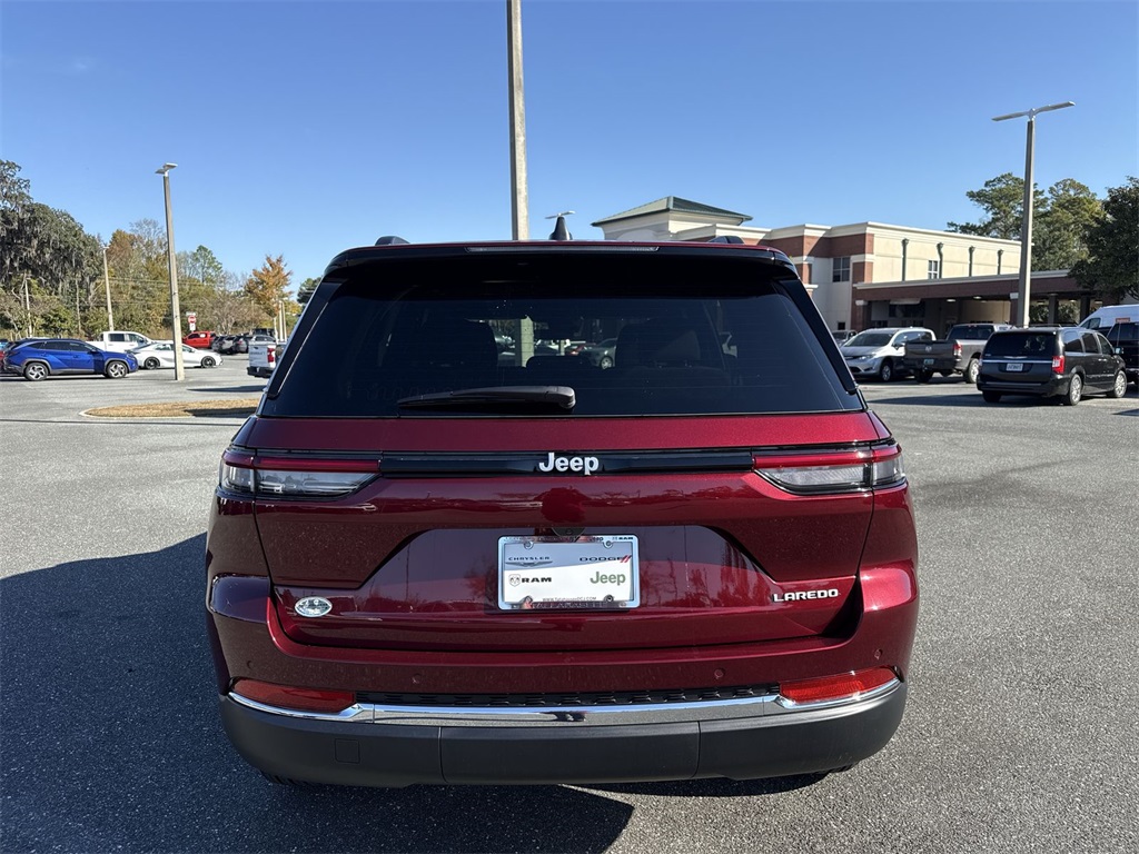 2025 Jeep Grand Cherokee Laredo X photo 4