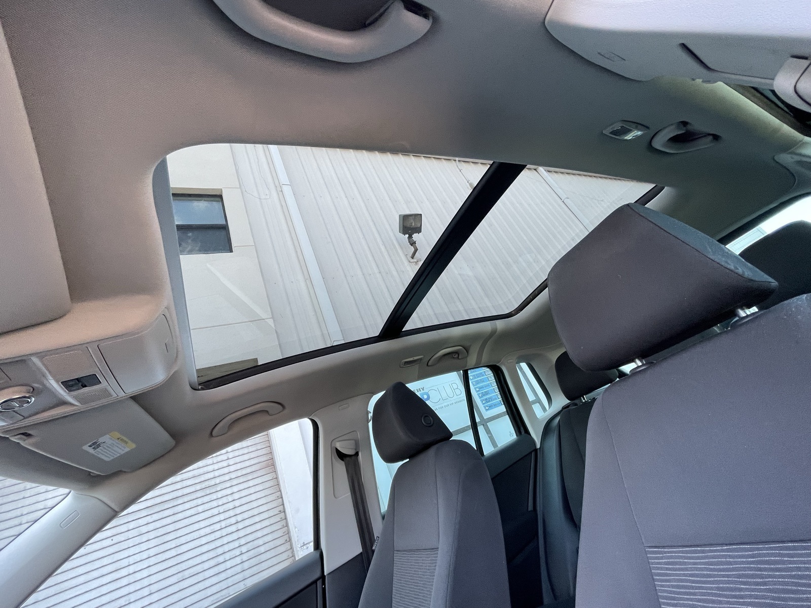 2012 Volkswagen Tiguan S photo 10