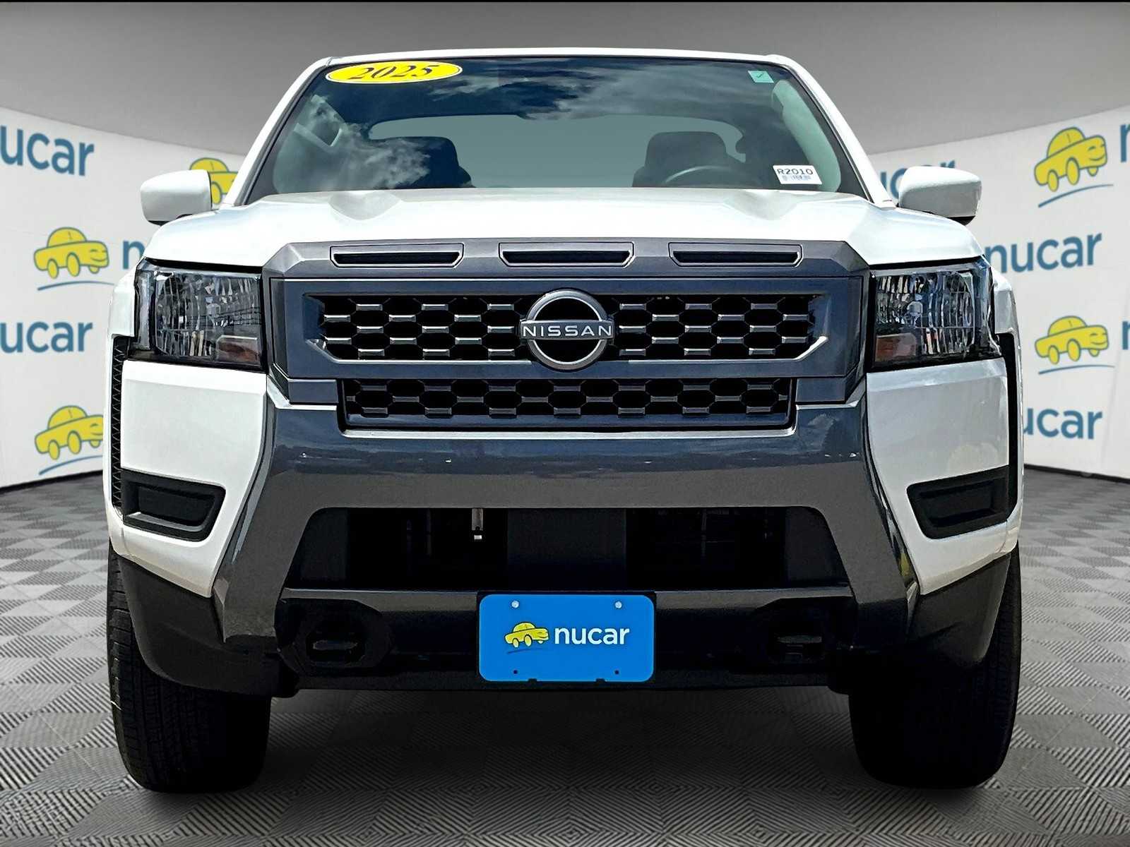 2025 Nissan Frontier King Cab SV photo 2