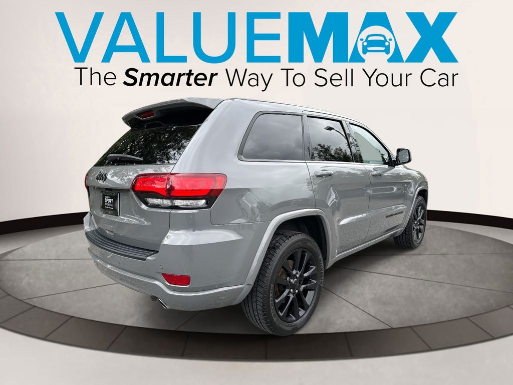 2019 Jeep Grand Cherokee Altitude photo 2