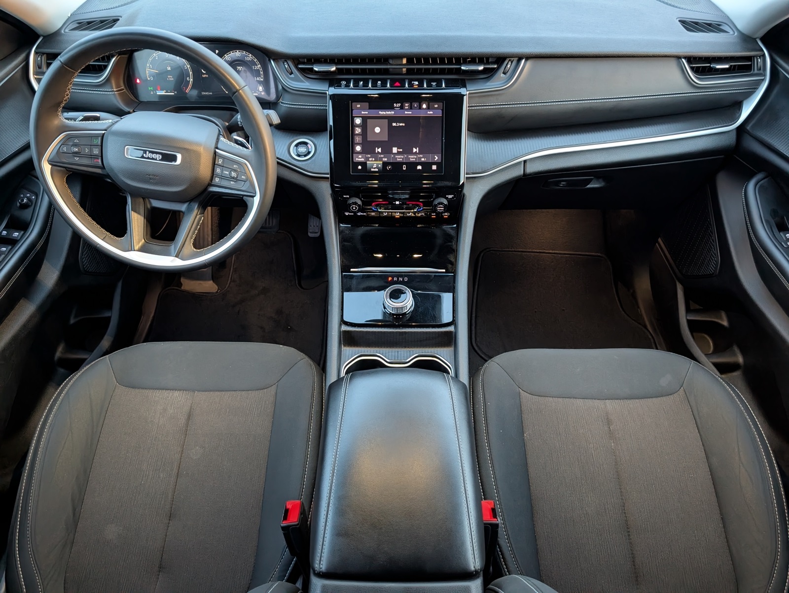 2023 Jeep Grand Cherokee Laredo Altitude photo 4