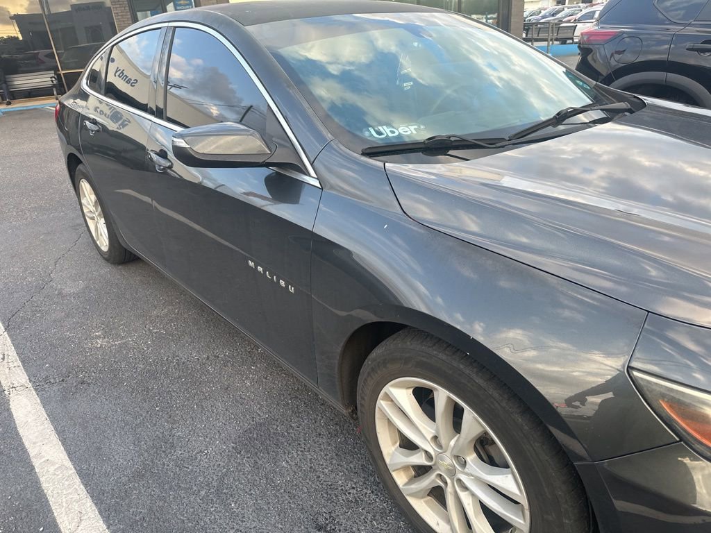 2017 Chevrolet Malibu 1LT photo 2