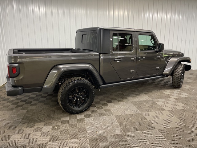 2021 Jeep Gladiator Willys photo 3