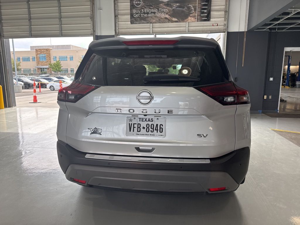 2023 Nissan Rogue SV photo 5