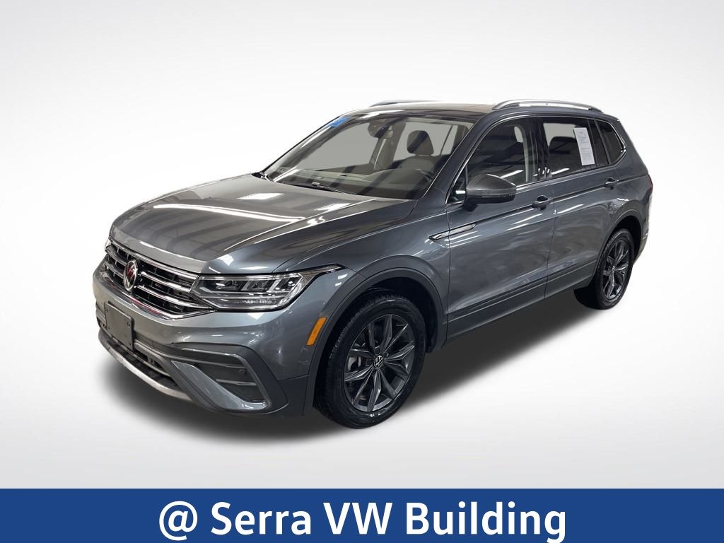 2023 Volkswagen Tiguan SE's photo