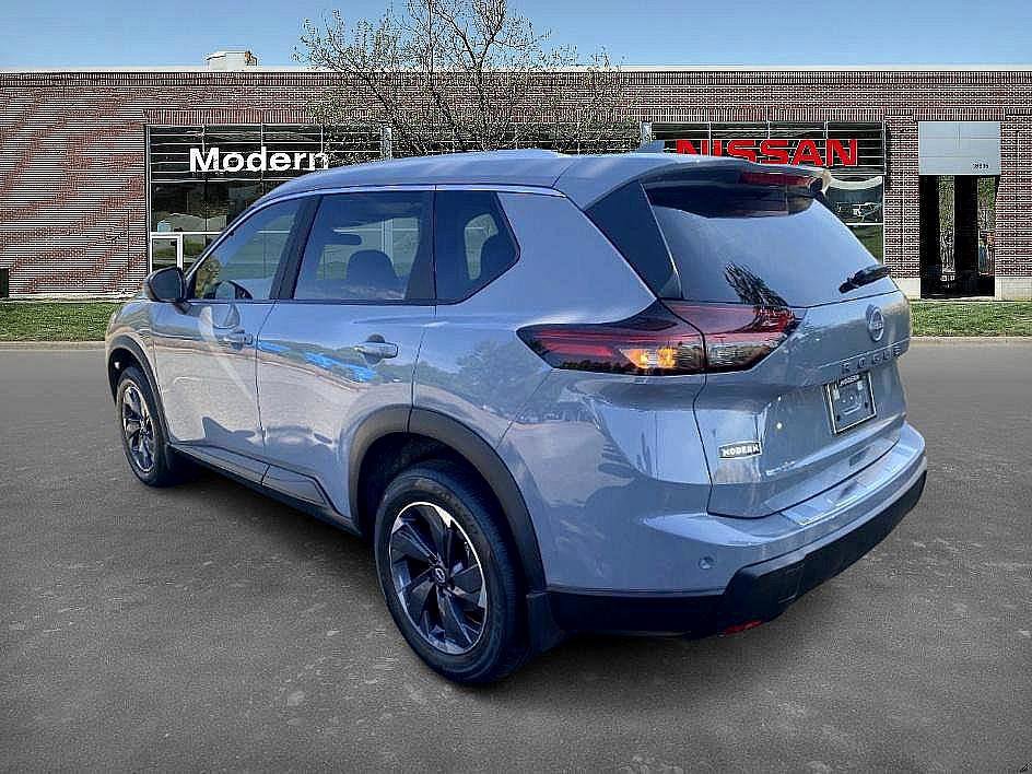 2026 Nissan Rogue SV photo 2