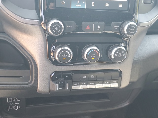 2026 Ram 3500 Tradesman photo 24