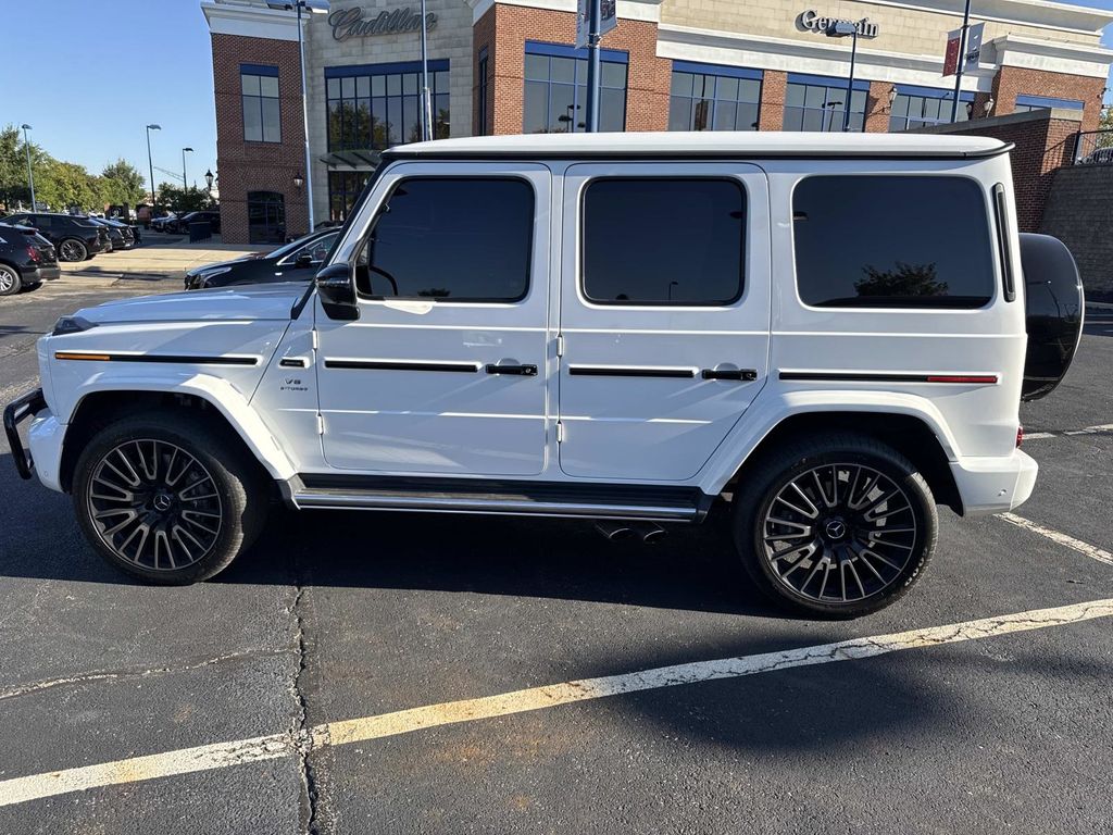 2025 Mercedes Benz G 63 AMG photo 3