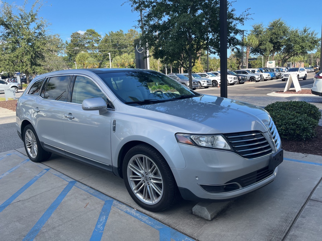 2019 Lincoln MKT Reserve photo 3