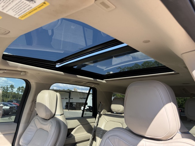 2019 Lincoln Navigator Reserve photo 18