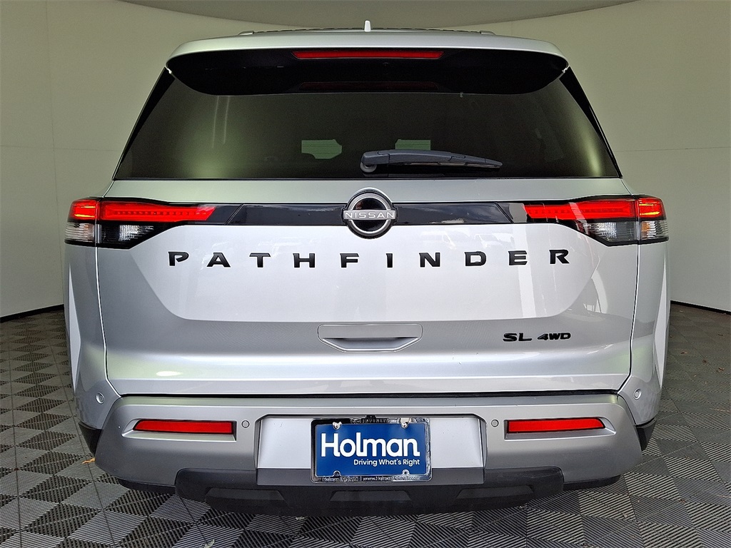 2022 Nissan Pathfinder SL photo 4