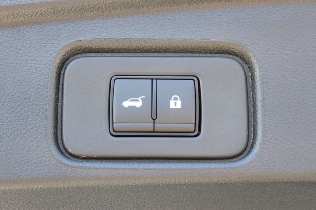 2025 Nissan Pathfinder SL photo 10