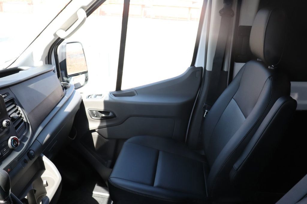 2025 Ford Transit photo 10