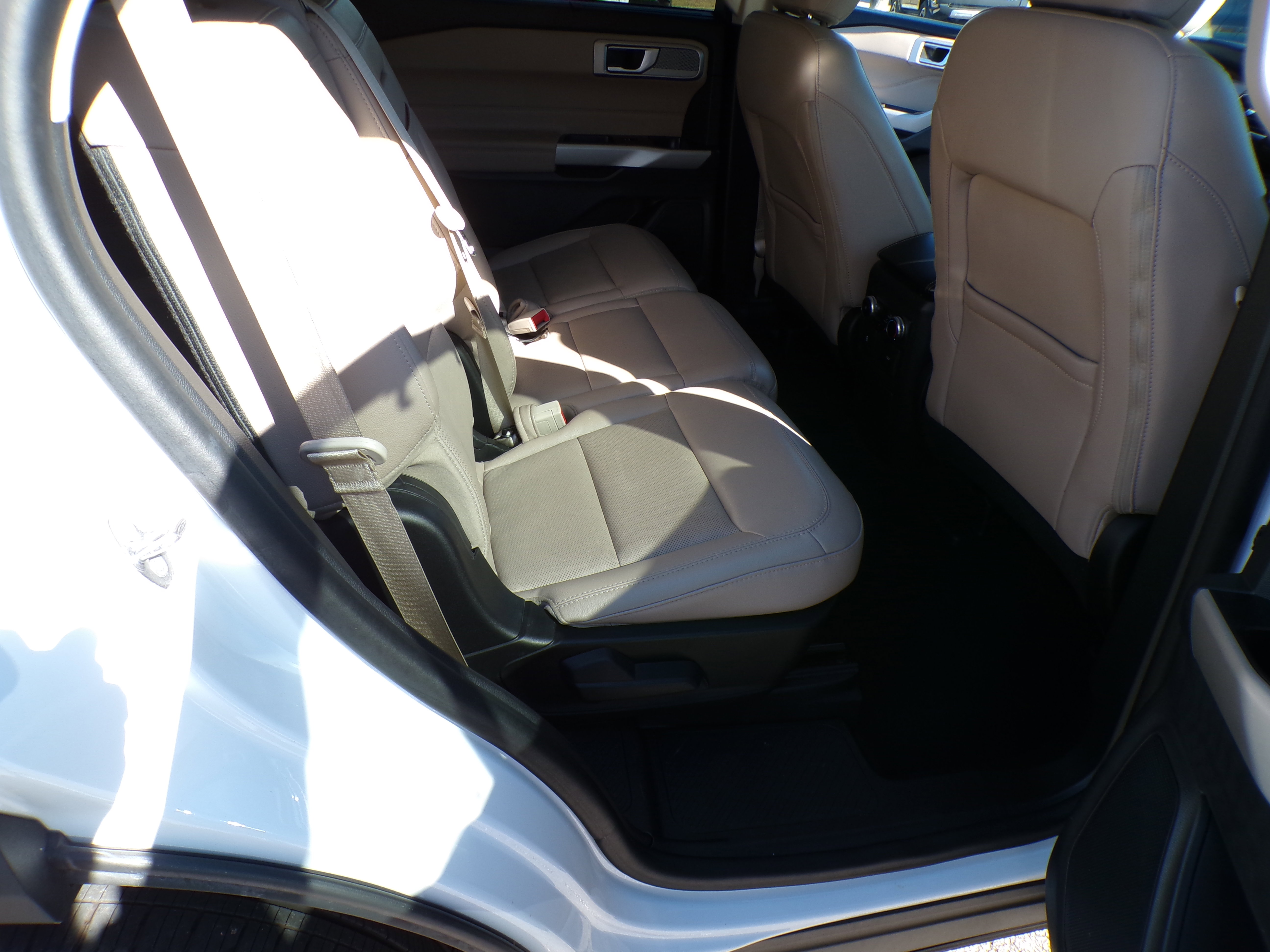 2024 Ford Explorer Limited photo 3