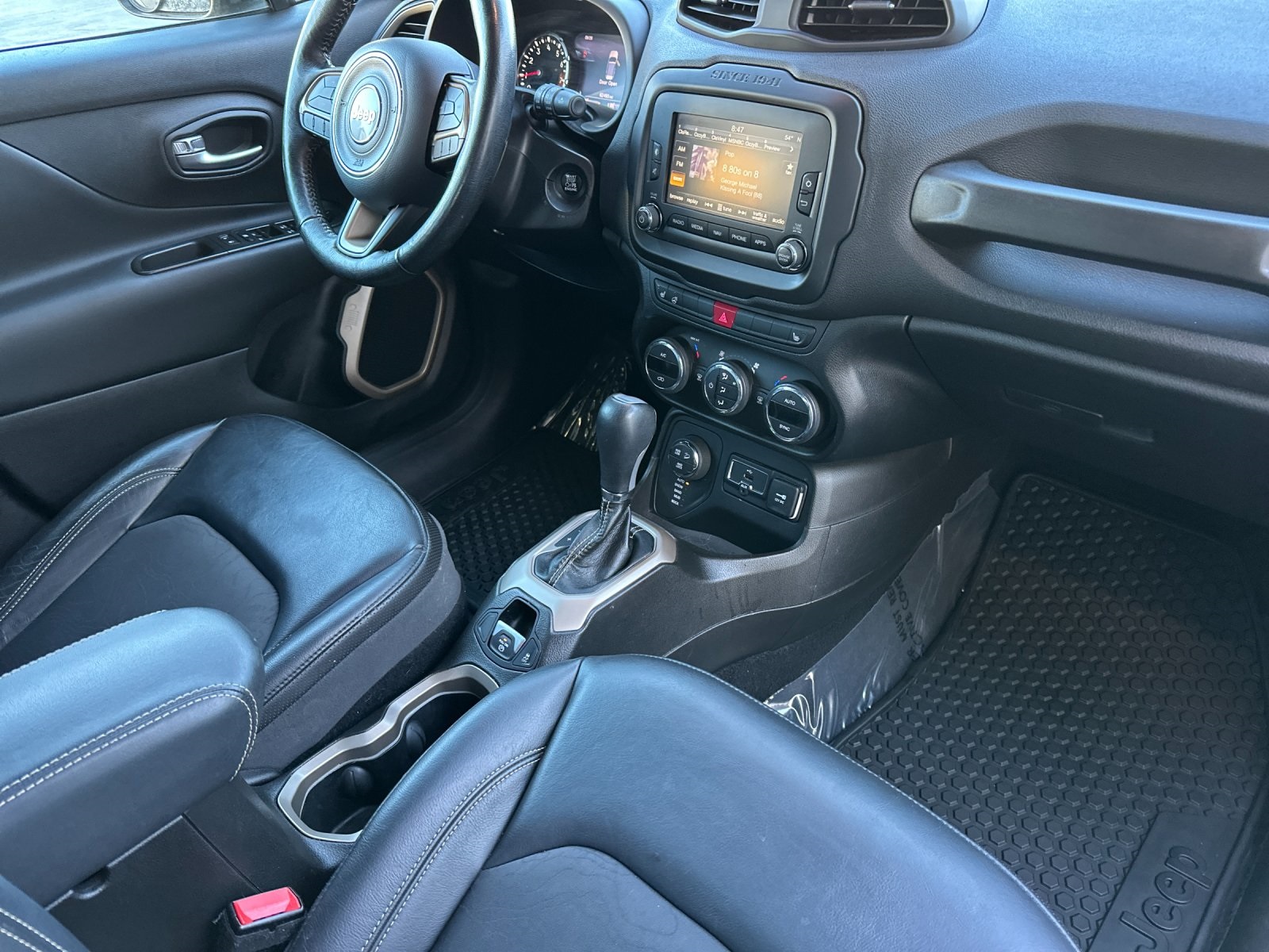 2017 Jeep Renegade Trailhawk photo 12