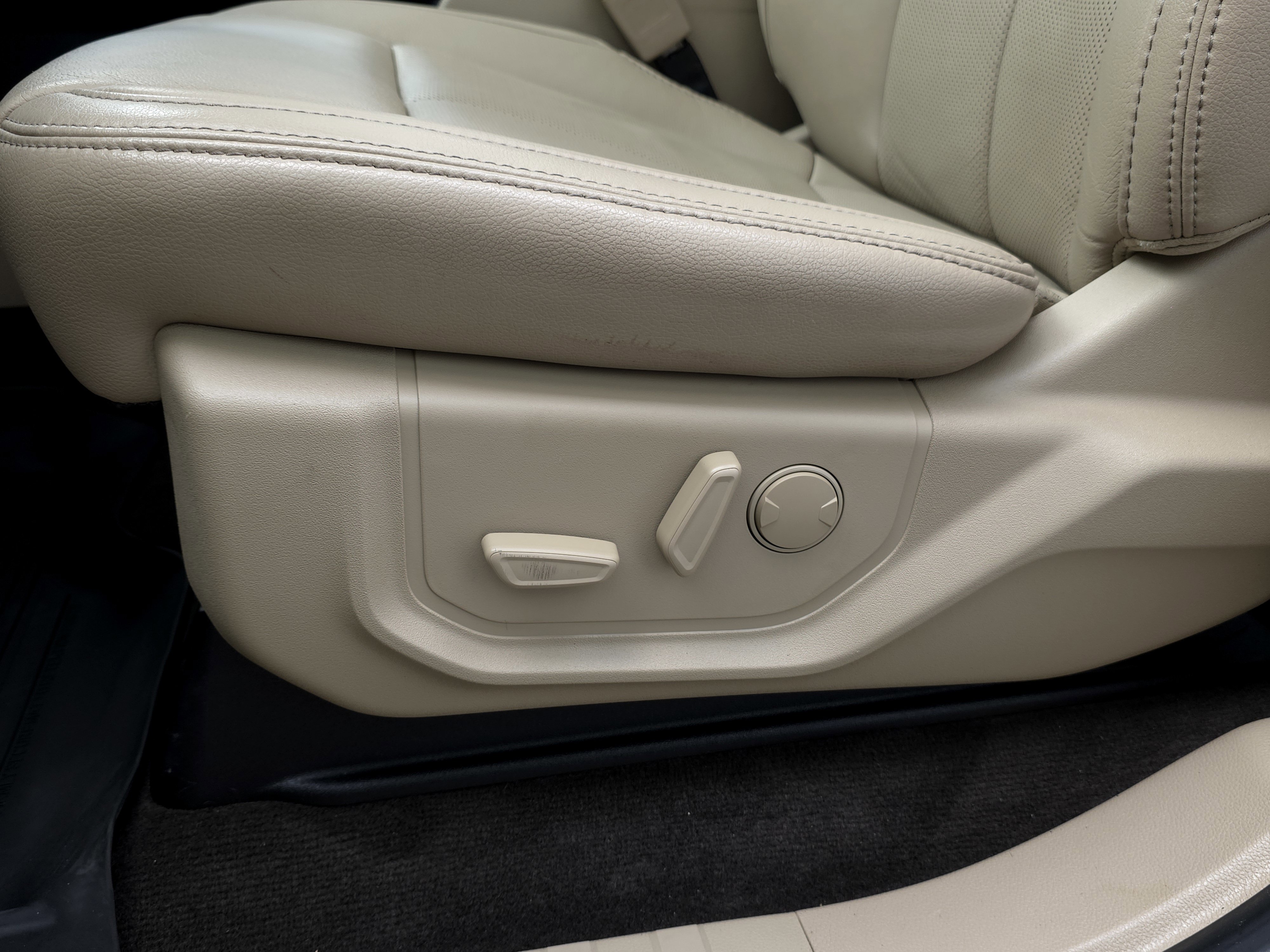2019 Ford F-150 Lariat photo 4