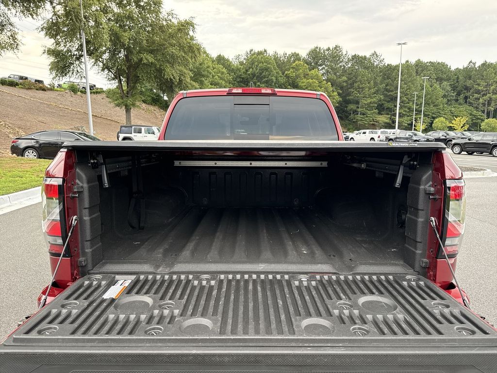 2024 Nissan Frontier SL photo 24