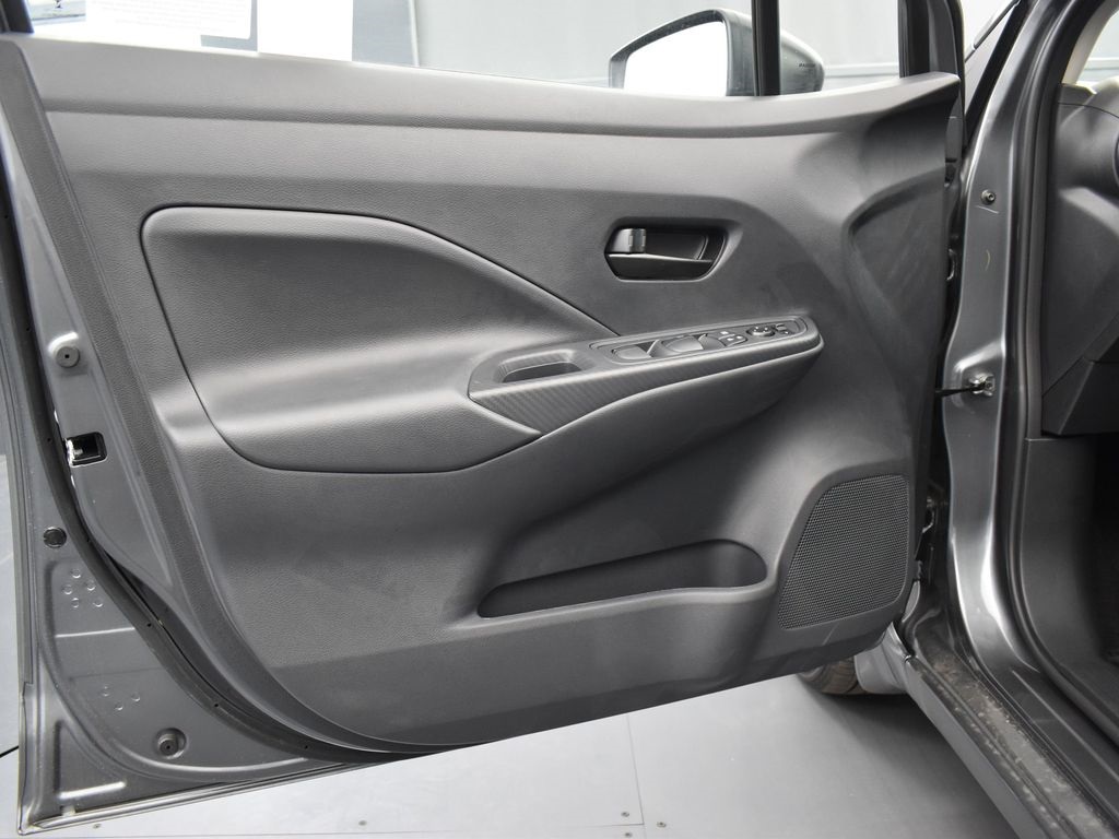 2025 Nissan Versa 1.6 S photo 21