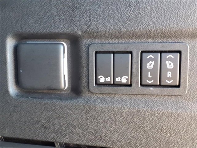 2022 Gmc Yukon SLT photo 3