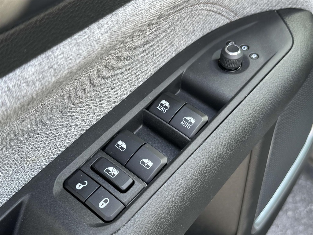 2024 Jeep Compass Latitude Lux photo 21