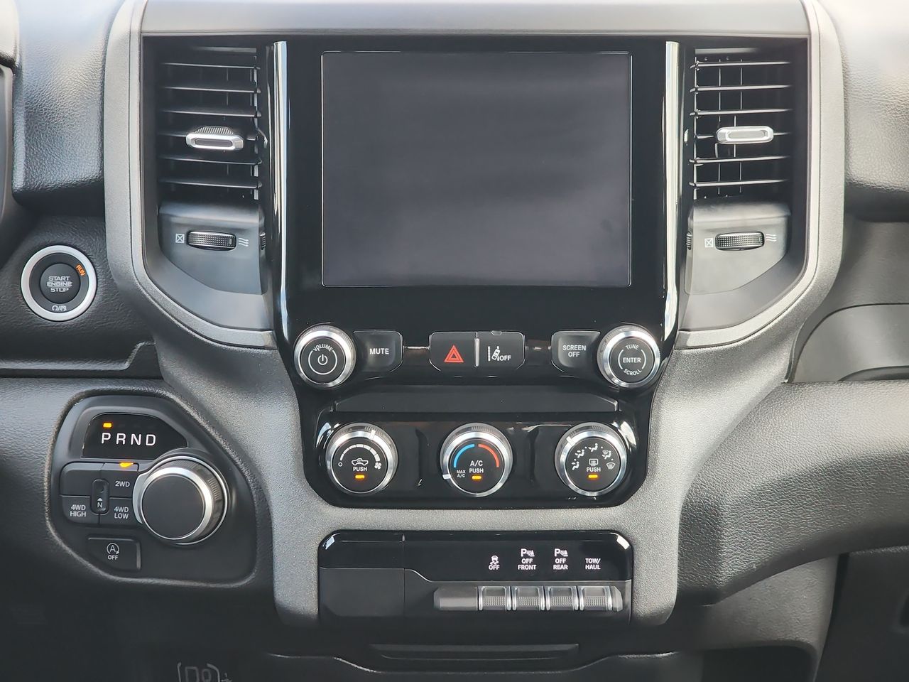 2025 Ram 1500 Tradesman photo 17