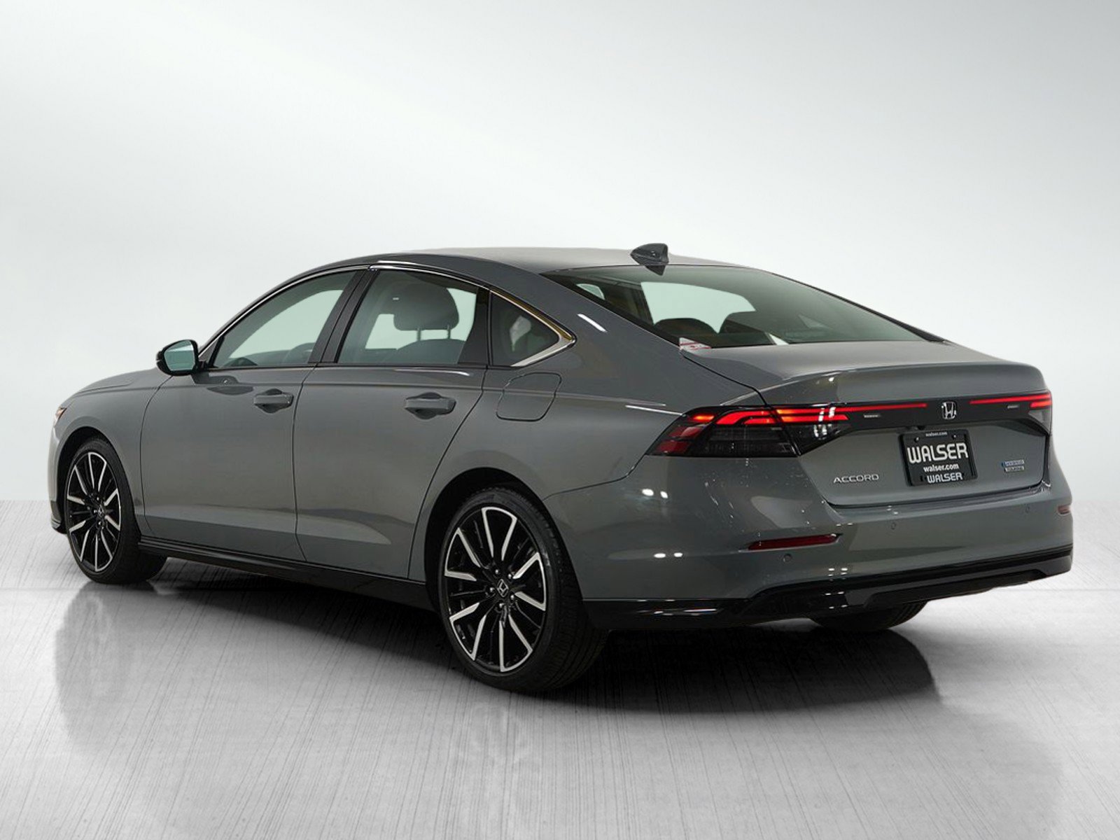 2025 Honda Accord Hybrid Touring photo 3