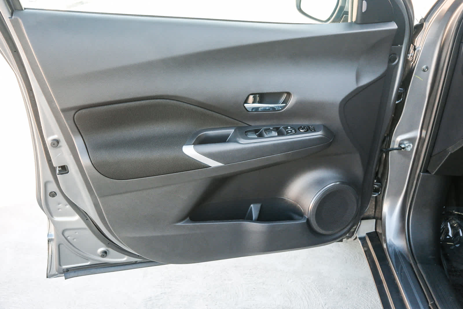 2024 Nissan Kicks SV photo 22