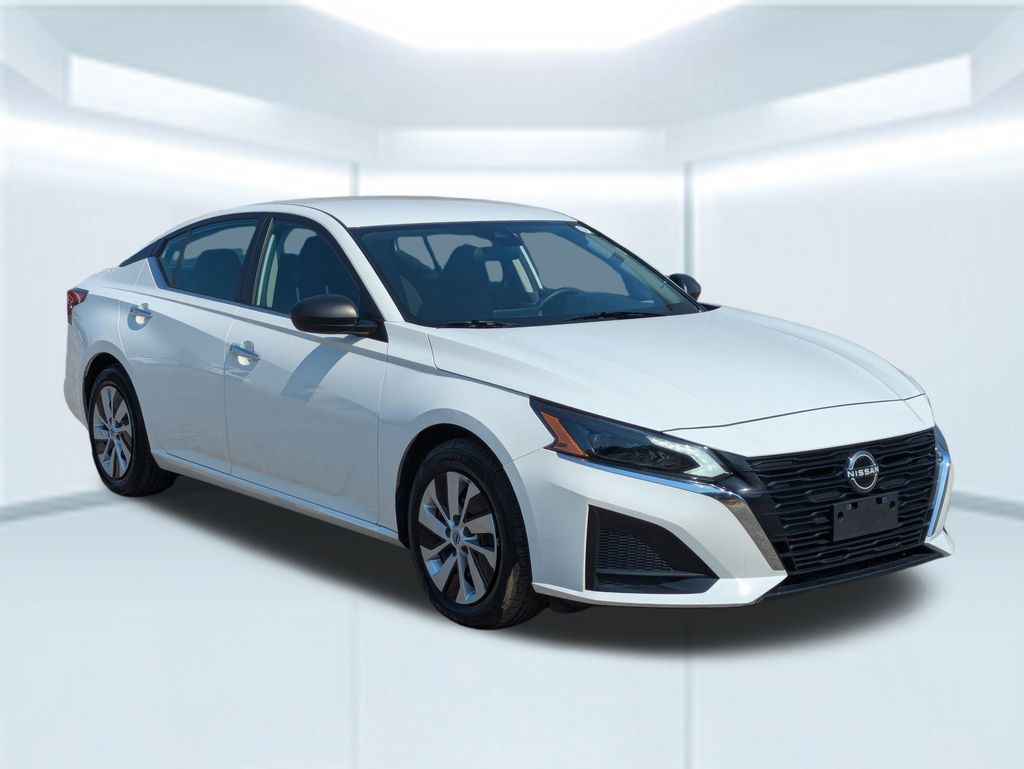 2024 Nissan Altima 2.5 S photo 7