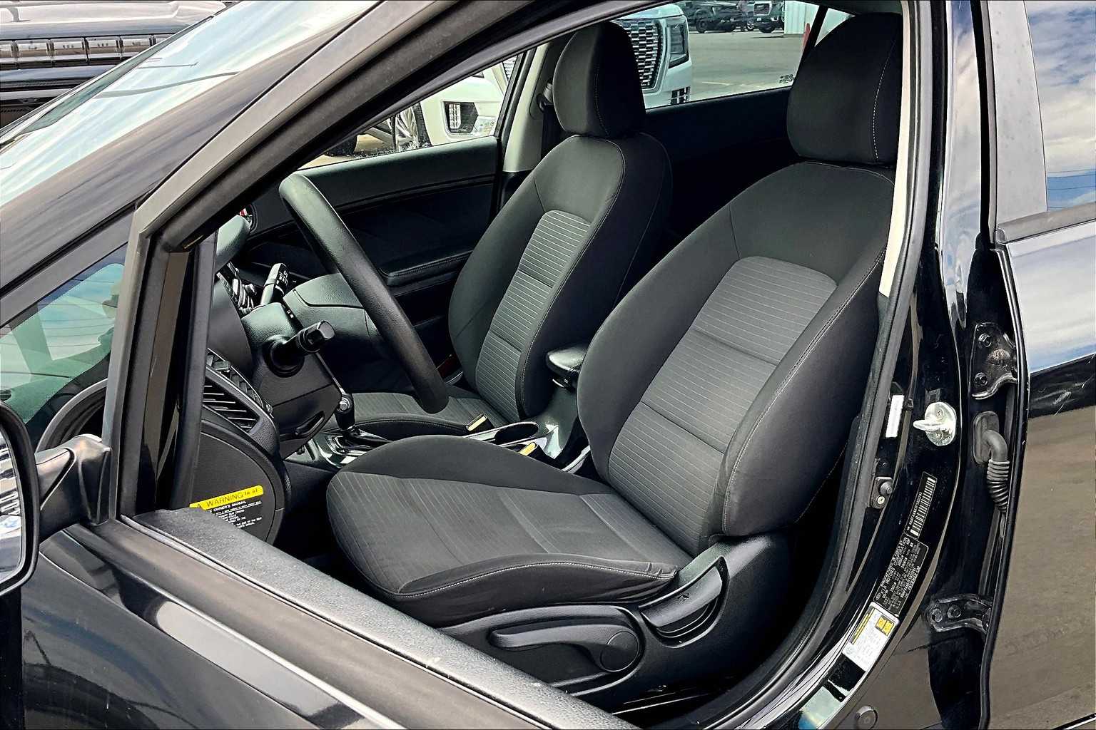2015 Kia Forte LX photo 7