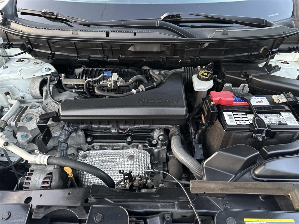 2019 Nissan Rogue SV photo 12