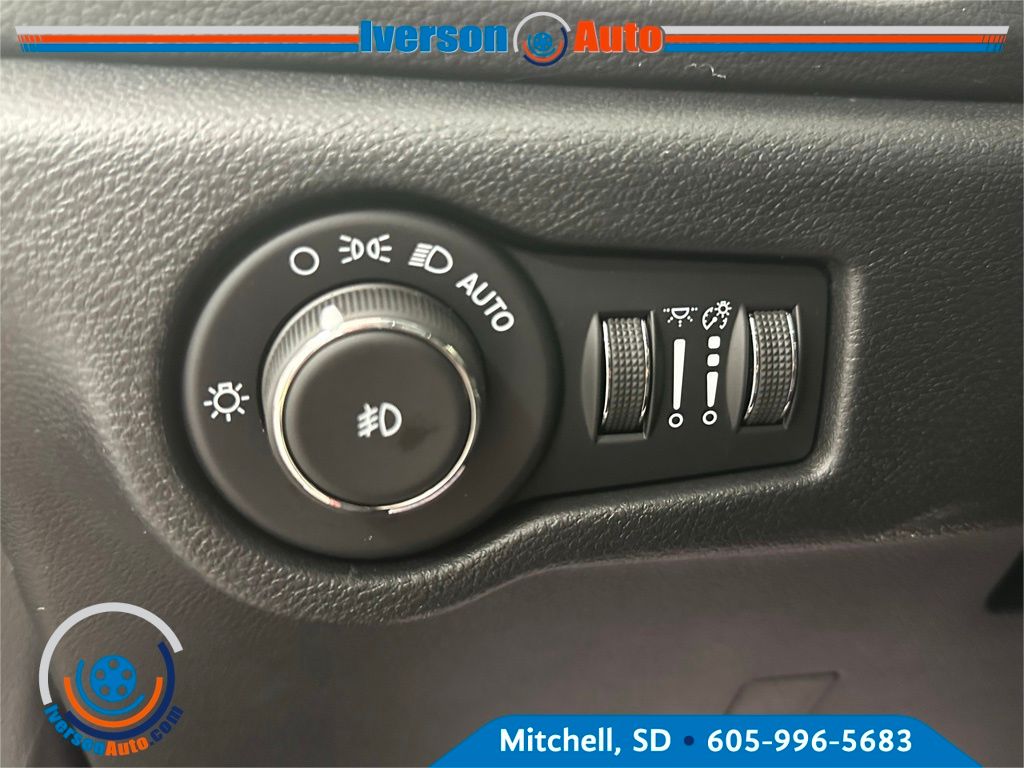 2026 Chrysler Pacifica Limited photo 15