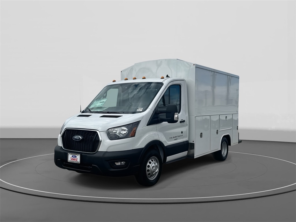 2025 Ford Transit Chassis Cab Base's photo