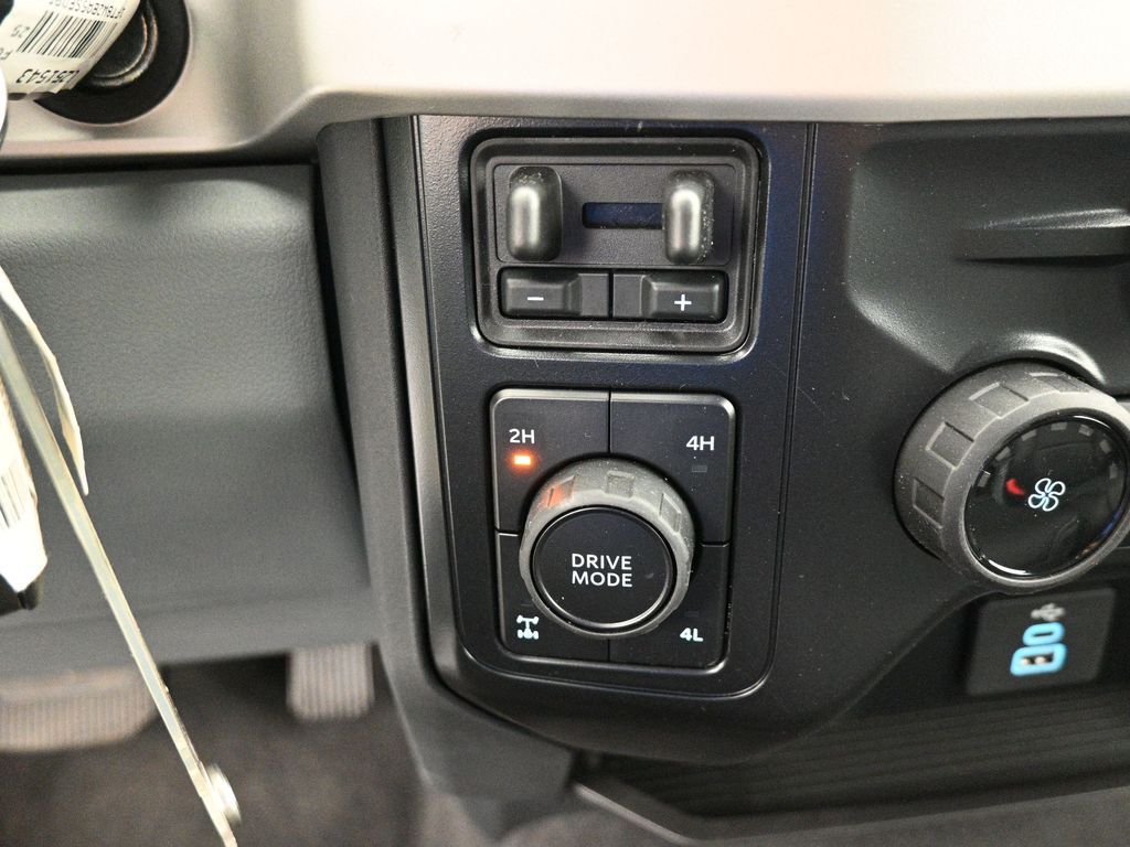 2025 Ford F-250 photo 14