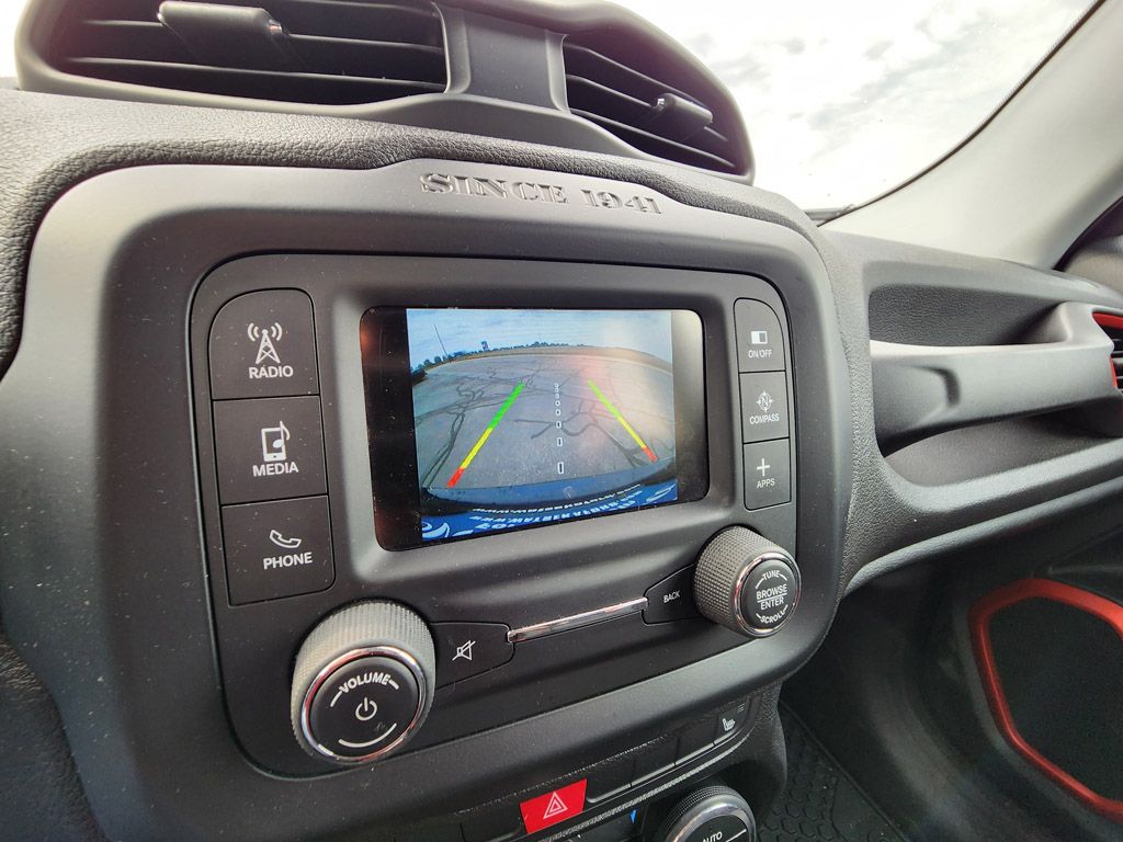 2016 Jeep Renegade Trailhawk photo 13
