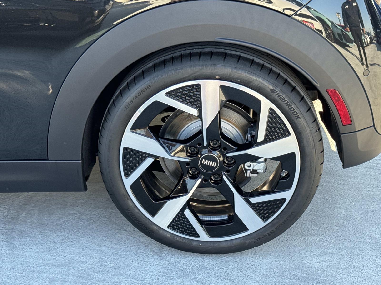 2026 Mini Cooper 2 Door Hardtop Signature photo 3