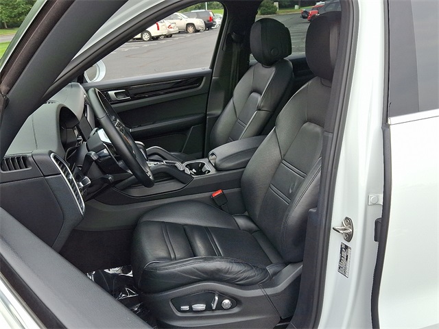 2019 Porsche Cayenne Base photo 13