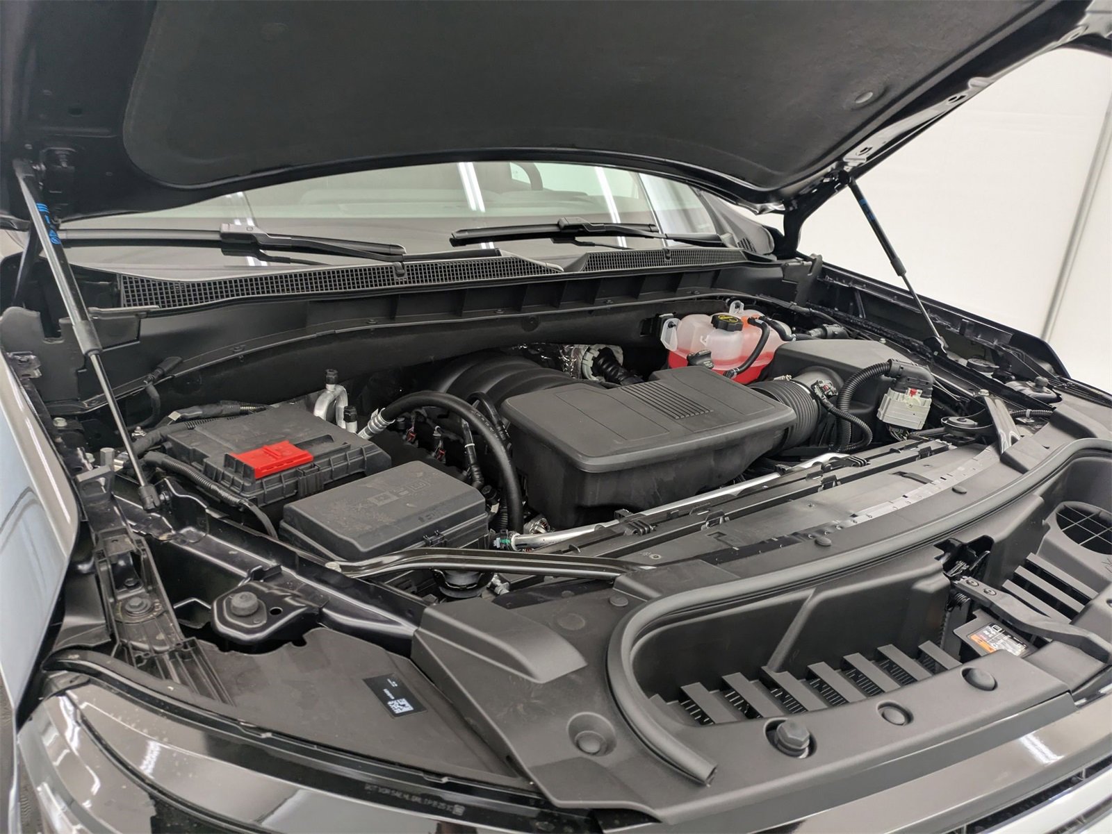 2025 Chevrolet Suburban Premier photo 14