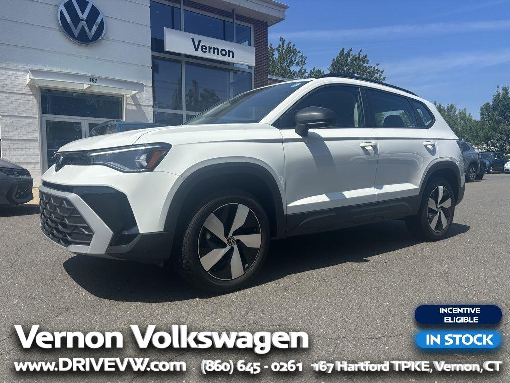 2025 Volkswagen Taos S's photo