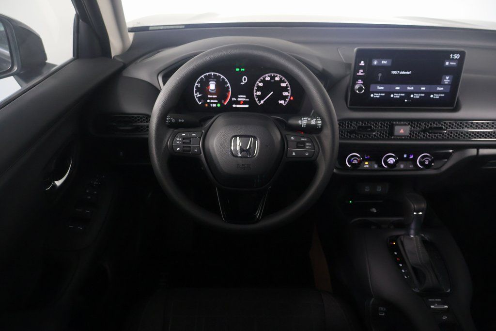 2026 Honda HR-V LX photo 3