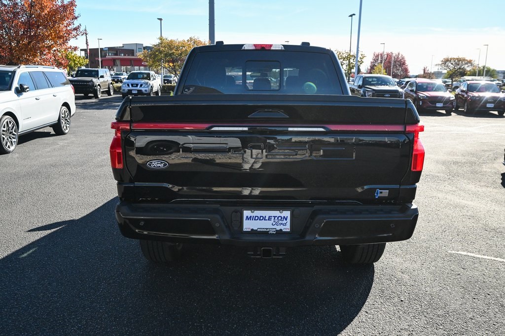 2025 Ford F-150 Lightning Lariat photo 4